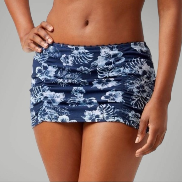 Tommy Bahama Other - Tommy Bahama Island Cays Chambray Blossom Skirted Hipster